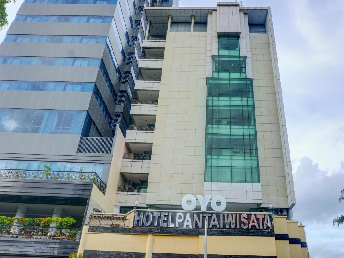 Oyo 3967 Hotel Pantai Wisata Makassar Extérieur photo