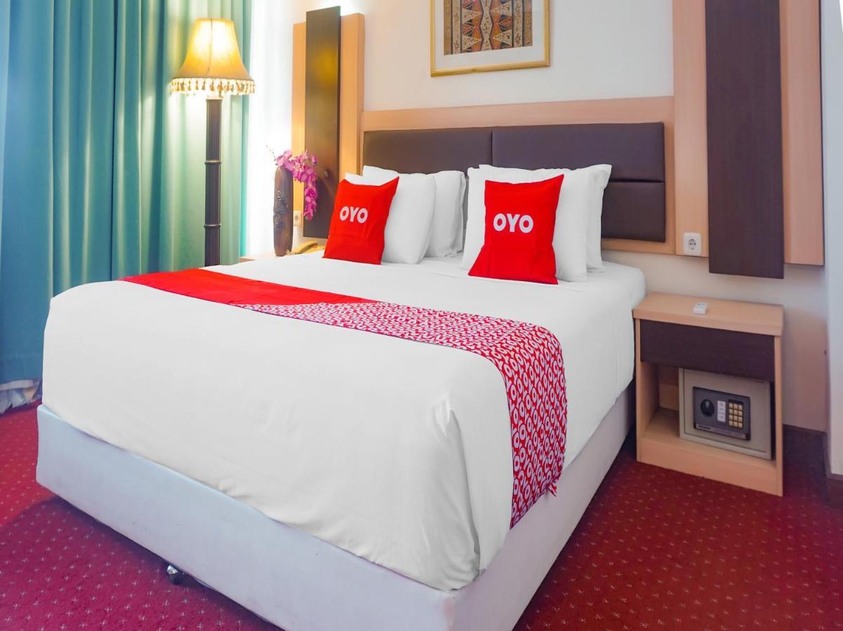 Oyo 3967 Hotel Pantai Wisata Makassar Extérieur photo