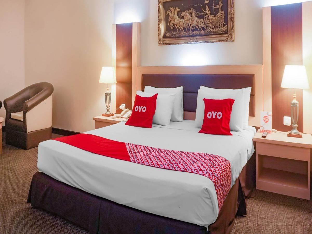 Oyo 3967 Hotel Pantai Wisata Makassar Extérieur photo