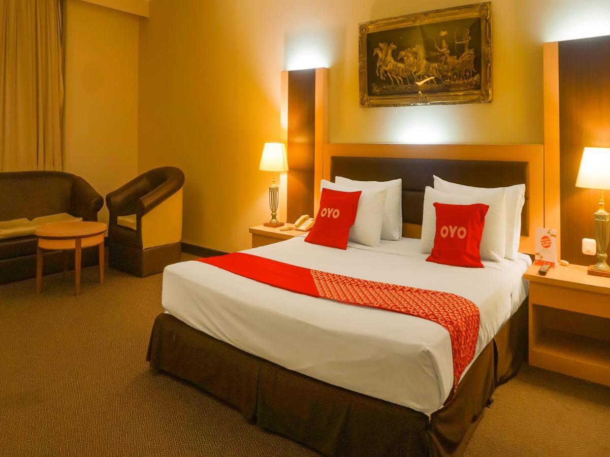 Oyo 3967 Hotel Pantai Wisata Makassar Extérieur photo