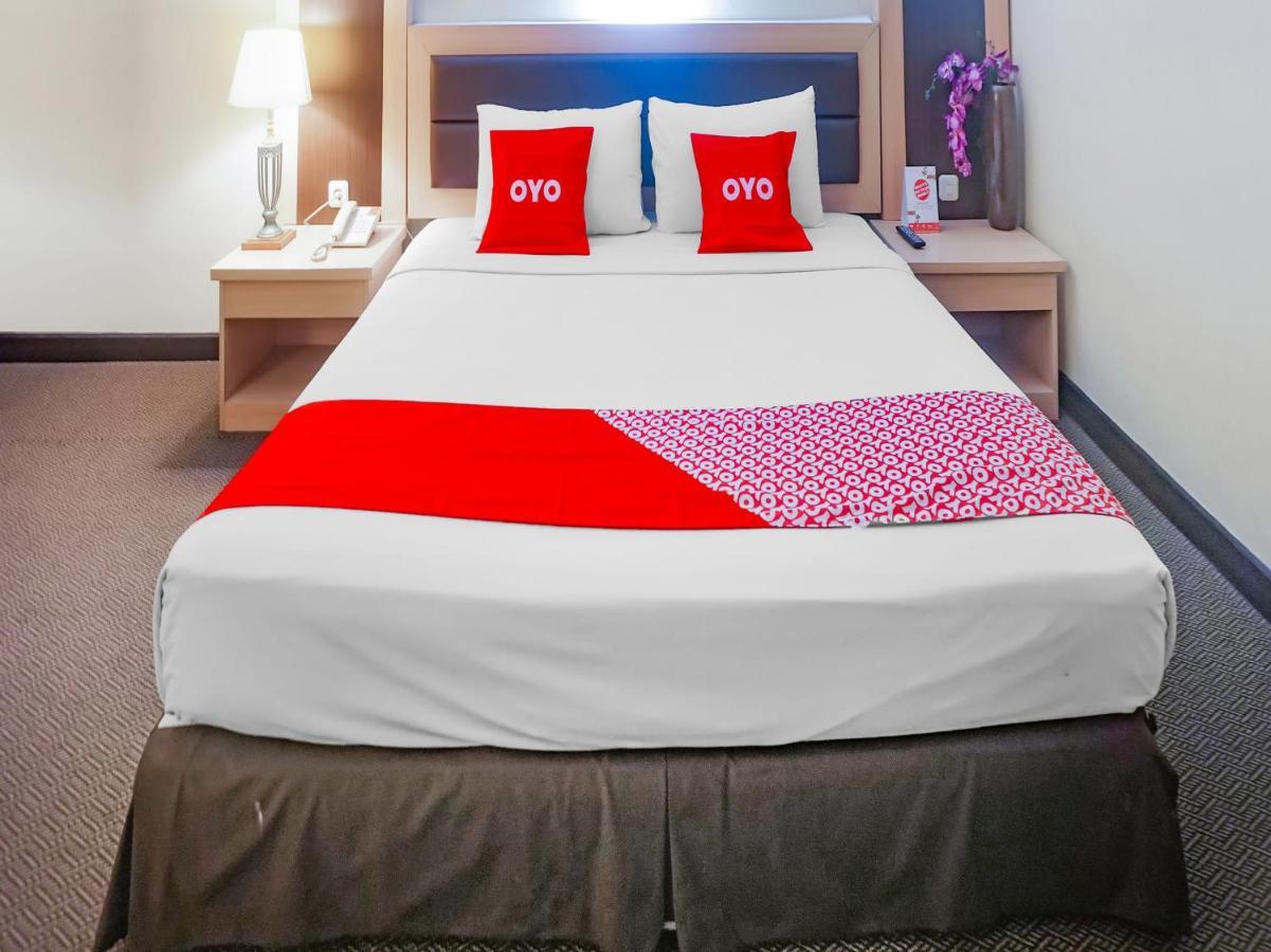Oyo 3967 Hotel Pantai Wisata Makassar Extérieur photo