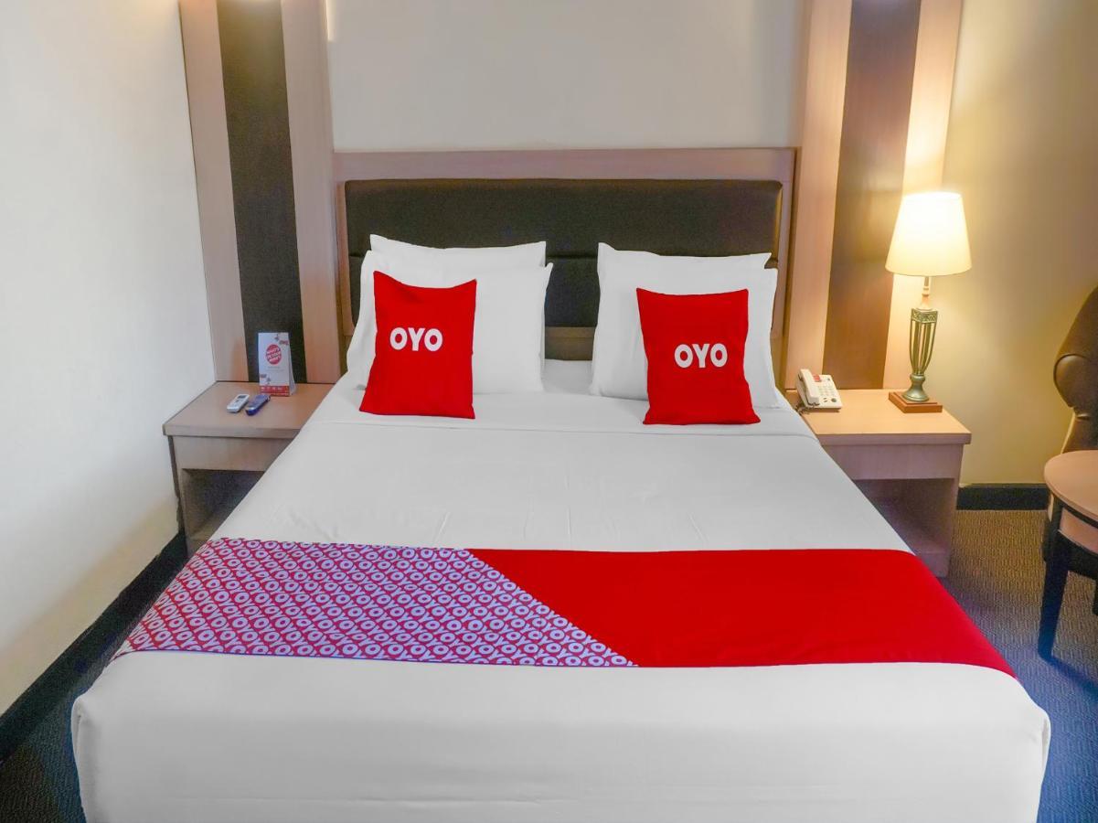 Oyo 3967 Hotel Pantai Wisata Makassar Extérieur photo