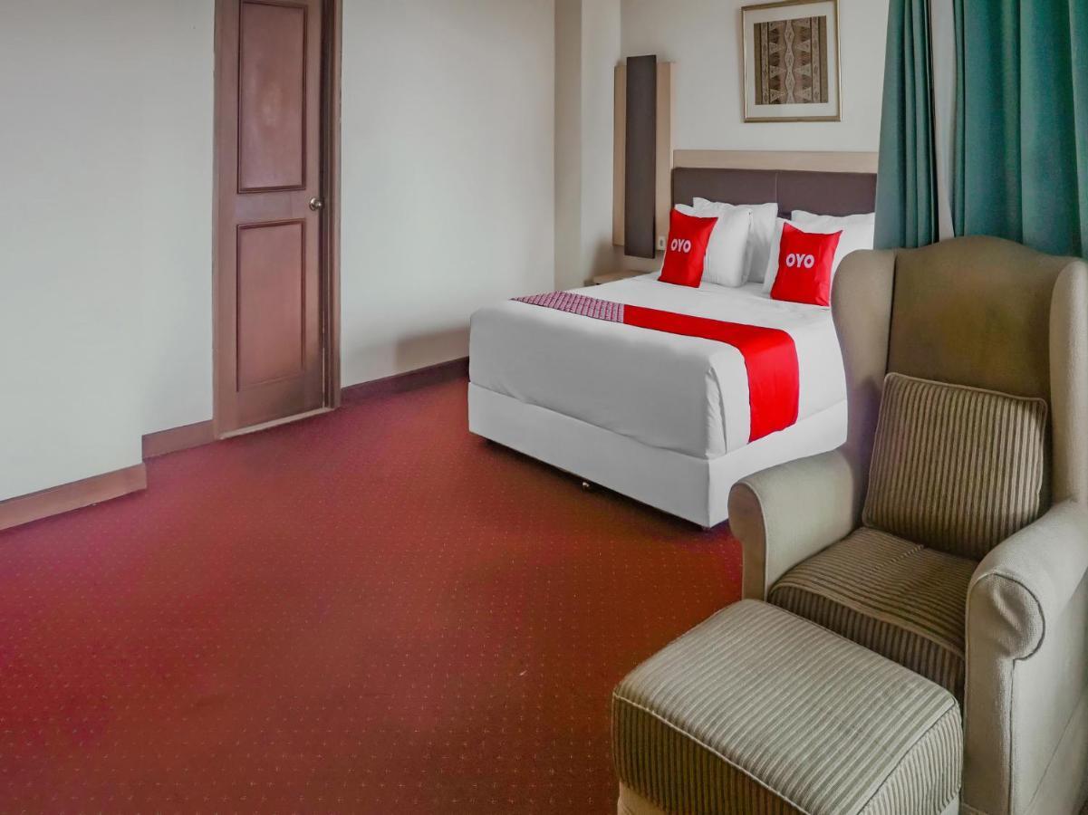 Oyo 3967 Hotel Pantai Wisata Makassar Extérieur photo