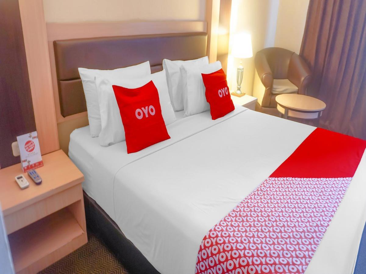 Oyo 3967 Hotel Pantai Wisata Makassar Extérieur photo