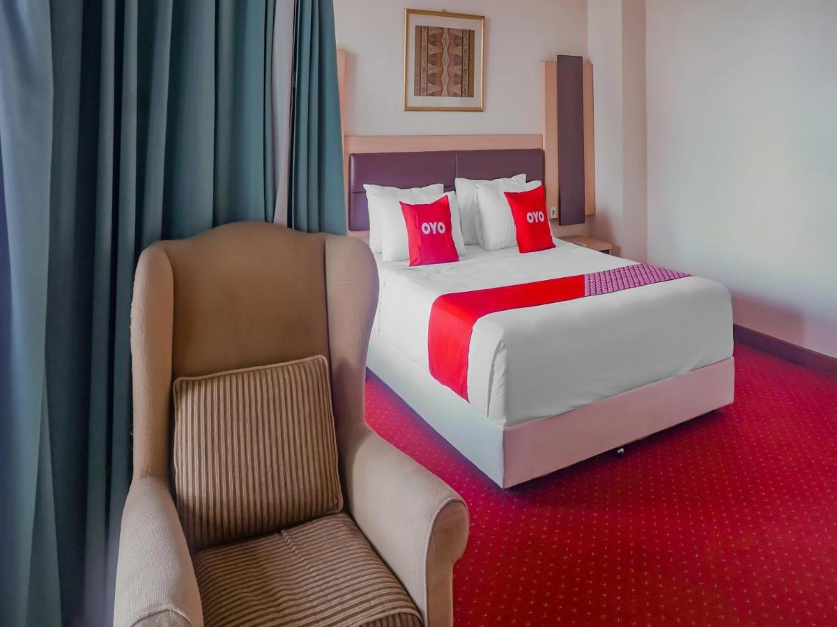 Oyo 3967 Hotel Pantai Wisata Makassar Extérieur photo