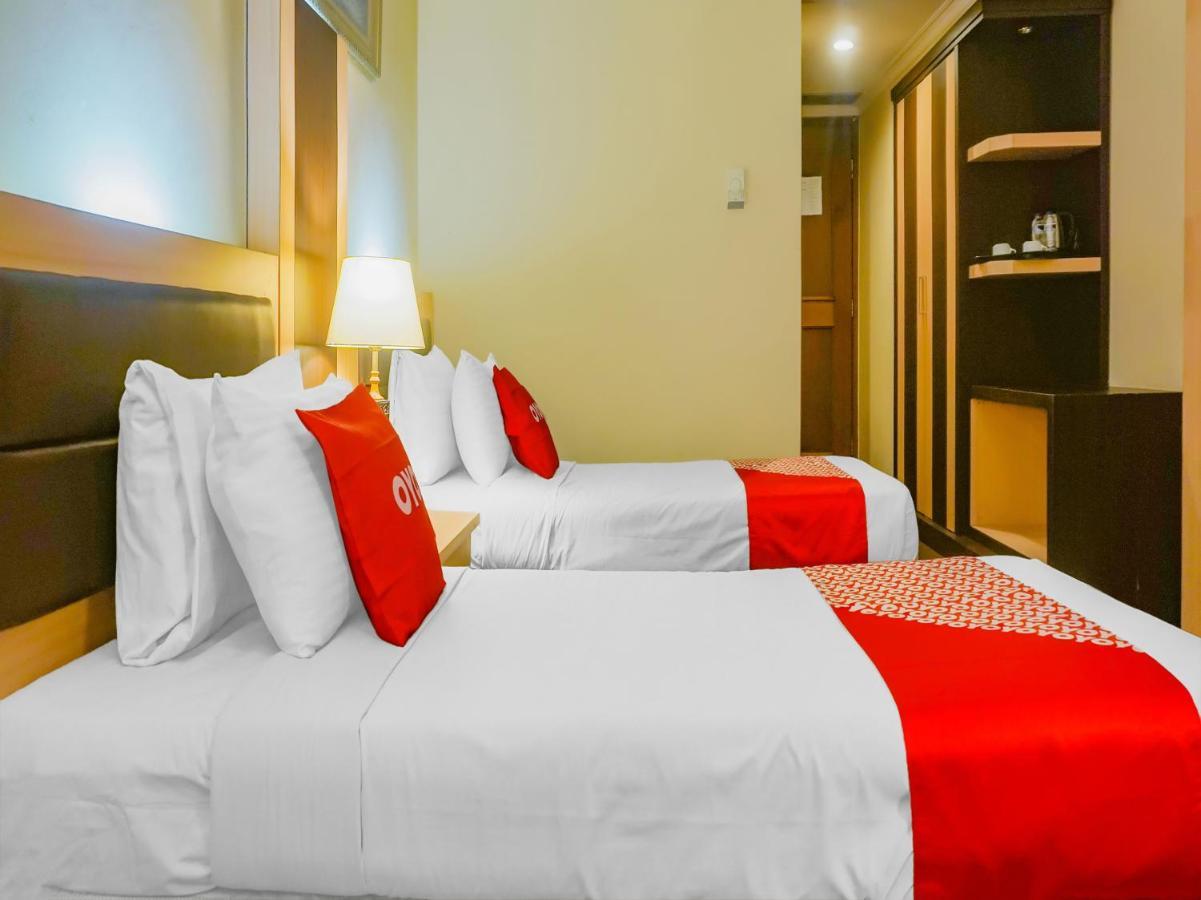 Oyo 3967 Hotel Pantai Wisata Makassar Extérieur photo