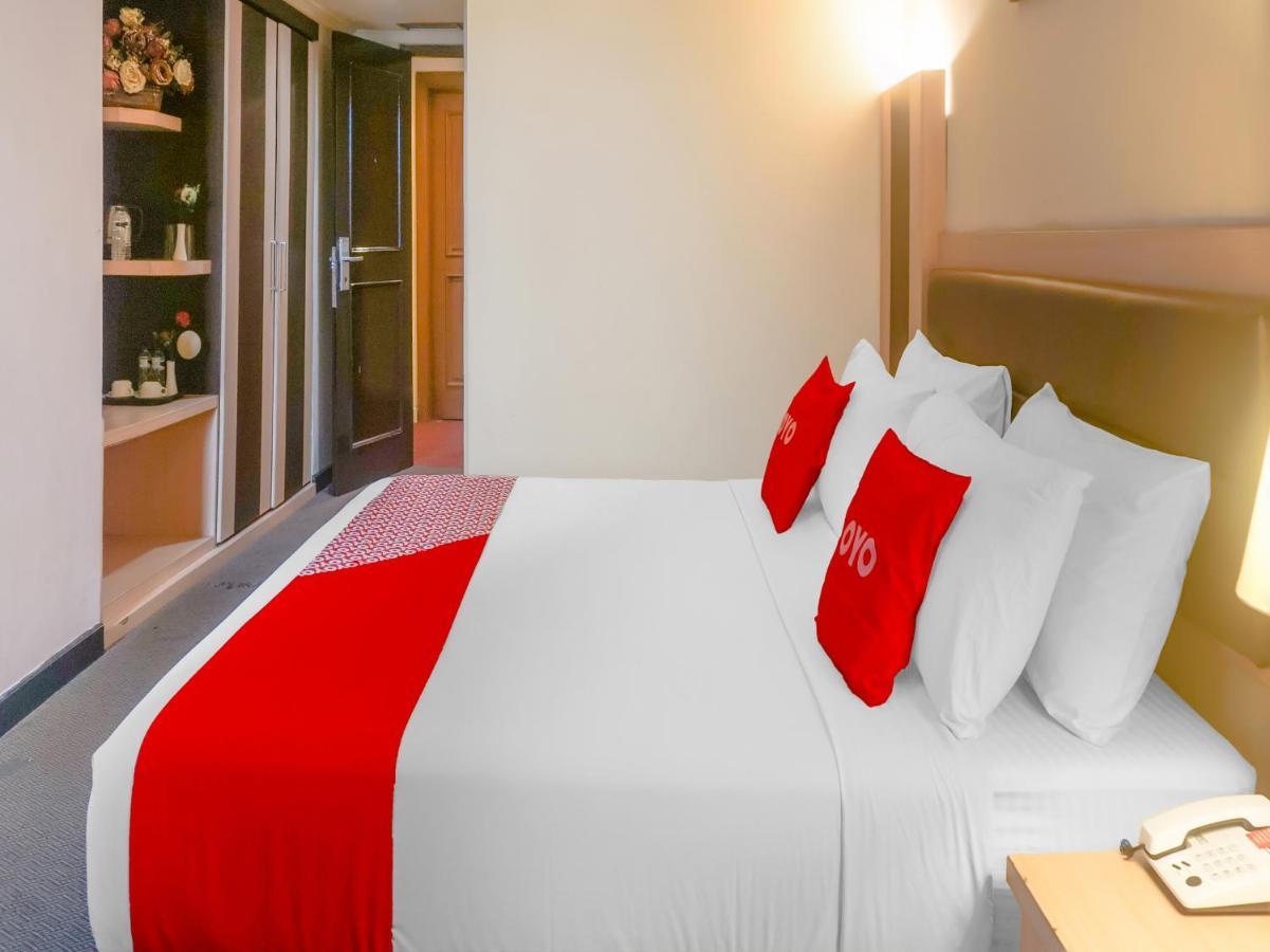 Oyo 3967 Hotel Pantai Wisata Makassar Extérieur photo