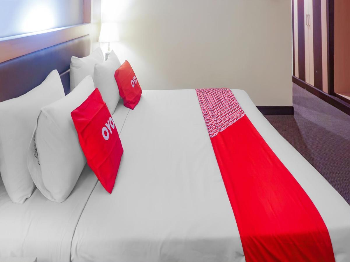 Oyo 3967 Hotel Pantai Wisata Makassar Extérieur photo