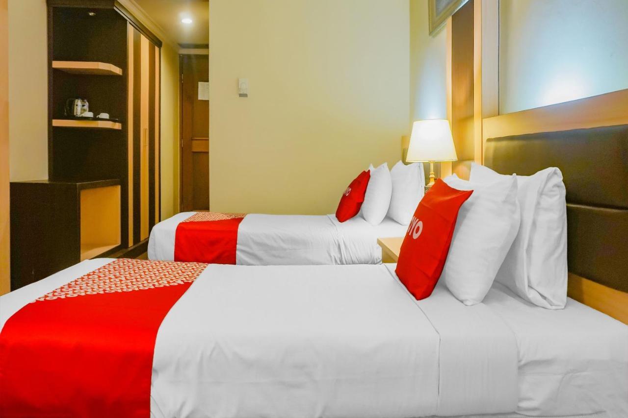 Oyo 3967 Hotel Pantai Wisata Makassar Extérieur photo